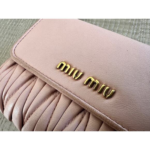 Authentic Miu Miu Matelasse - Pink Blush Leather Trifold Wallet - Picture 6 of 13